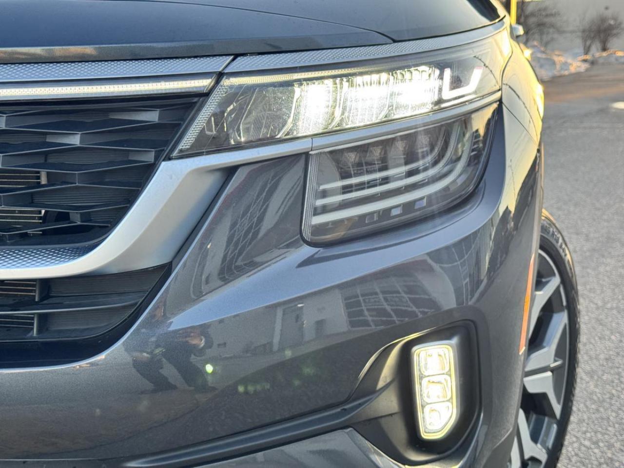 2021 Kia Seltos SX TURBO AWD/ TOP OF THE LINE/ MUST SEE Photo