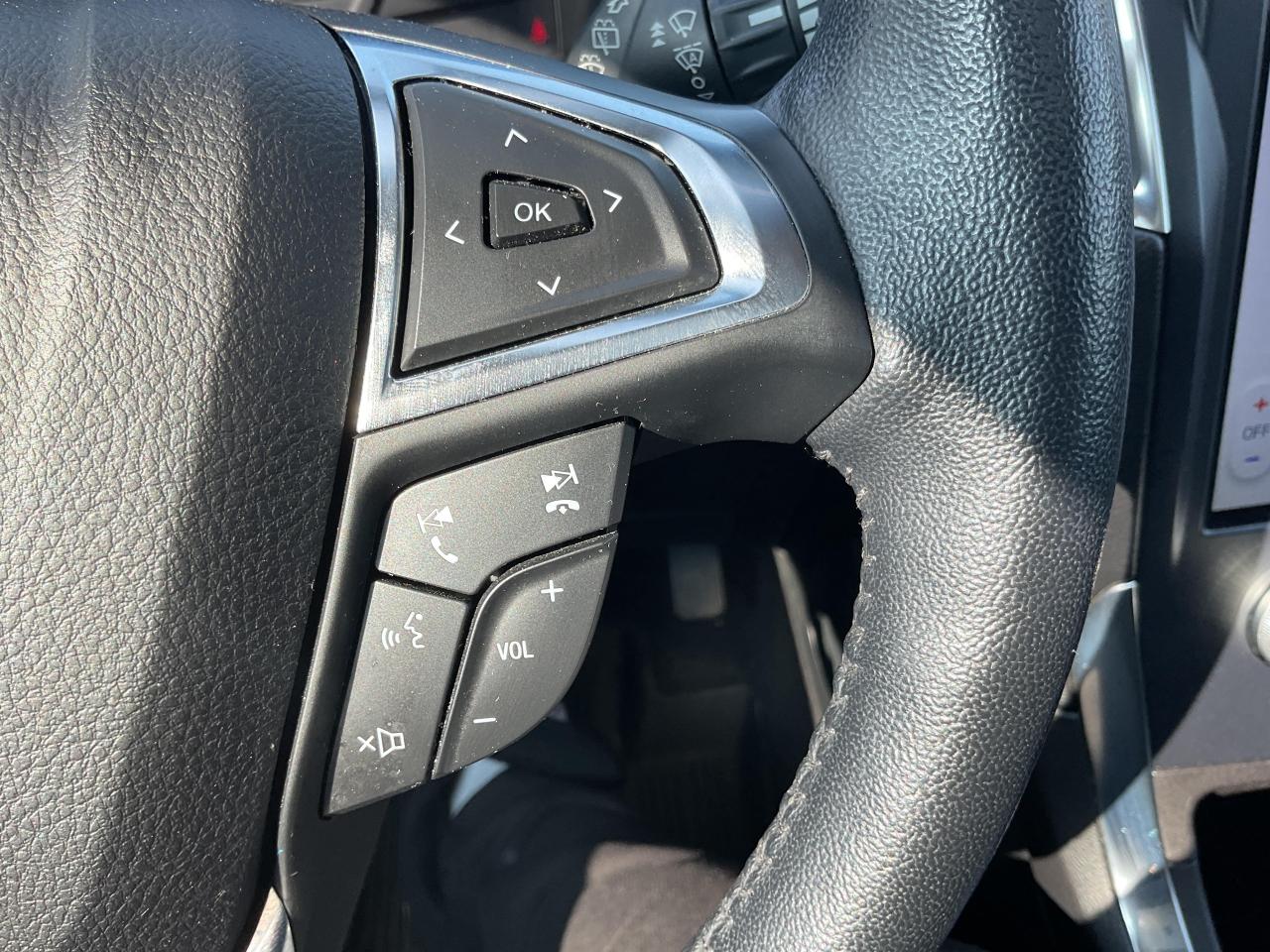 2023 Ford Edge TITANIUM 4DR ALL-WHEEL DRIVE Photo