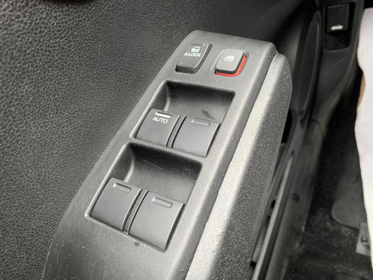 2014 Honda Fit 5dr HB Auto LX Photo