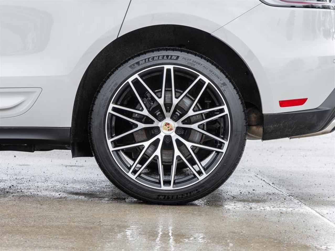 2024 Porsche Macan AWD Premium Pkg Plus Sport Chrono Pkg 21 RS Spyder Photo