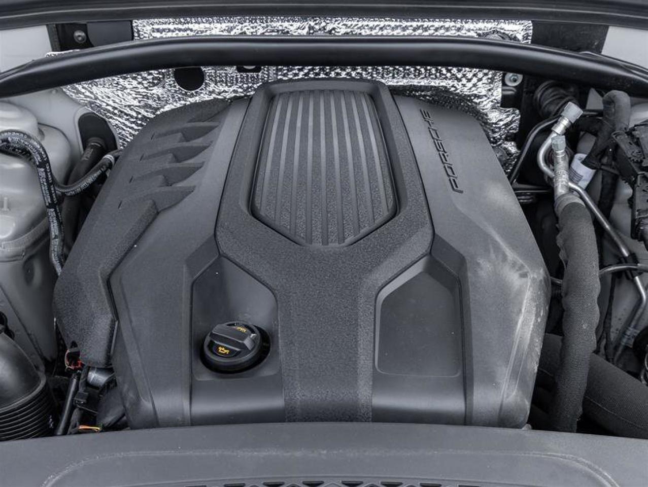 2024 Porsche Macan AWD Premium Pkg Plus Sport Chrono Pkg 21 RS Spyder Photo