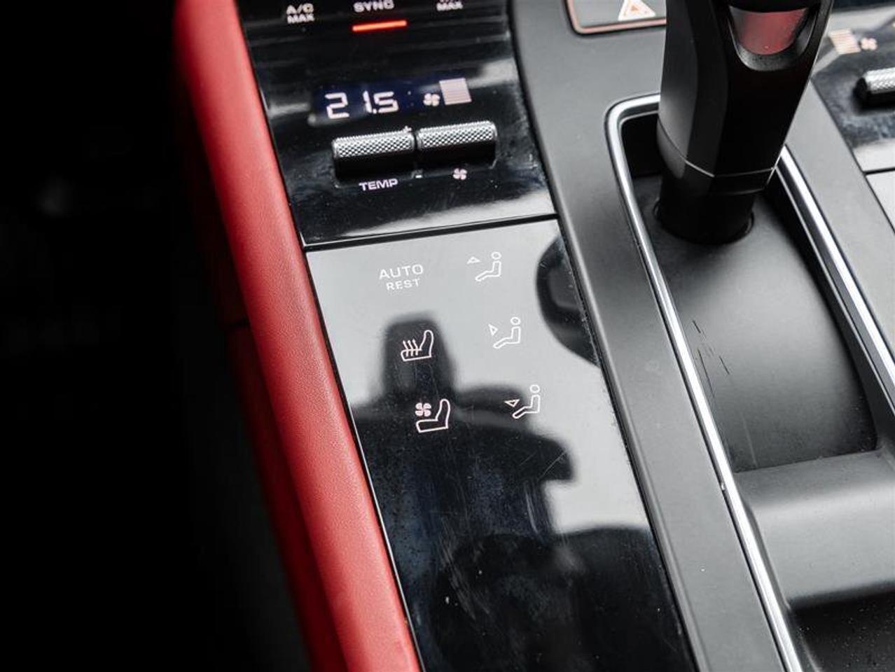 2024 Porsche Macan AWD Premium Pkg Plus Sport Chrono Pkg 21 RS Spyder Photo