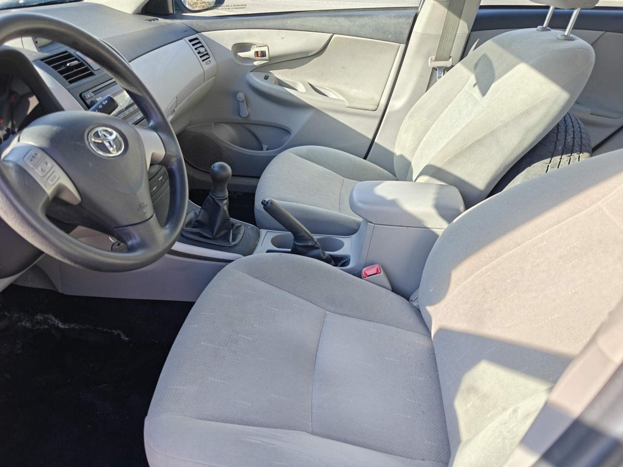 2013 Toyota Corolla CE (M5) 4dr Sedan Photo