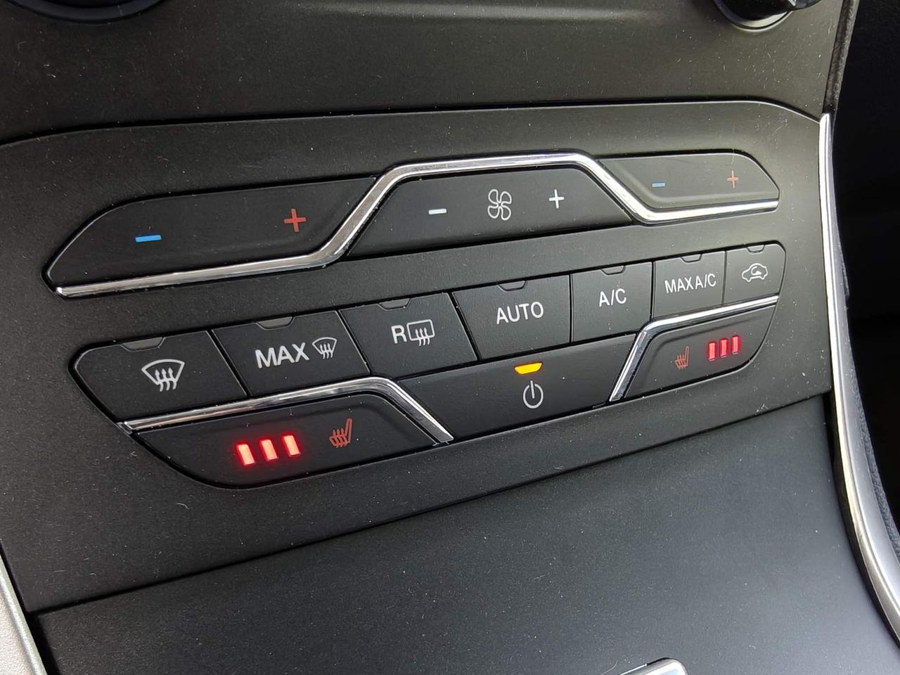 2018 Ford Edge SEL 4dr Front-wheel Drive Photo4