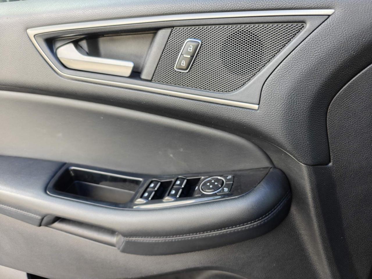 2018 Ford Edge SEL 4dr Front-wheel Drive Photo