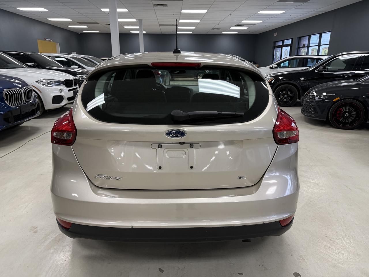 2017 Ford Focus 5DR HB SE Photo3
