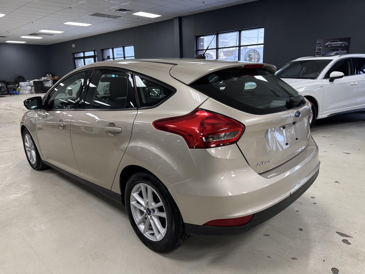 2017 Ford Focus 5DR HB SE Photo