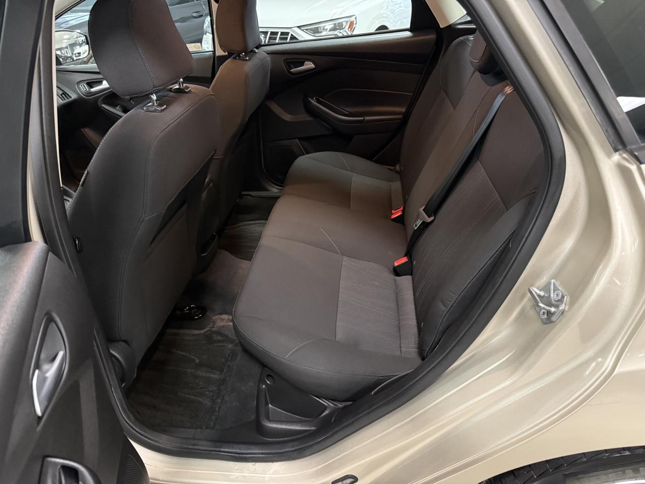 2017 Ford Focus 5DR HB SE Photo