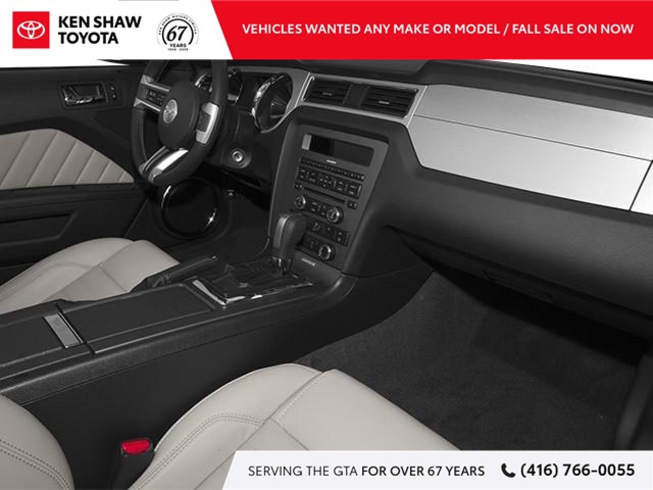 2014 Ford Mustang V6 Premium 2dr Convertible Photo