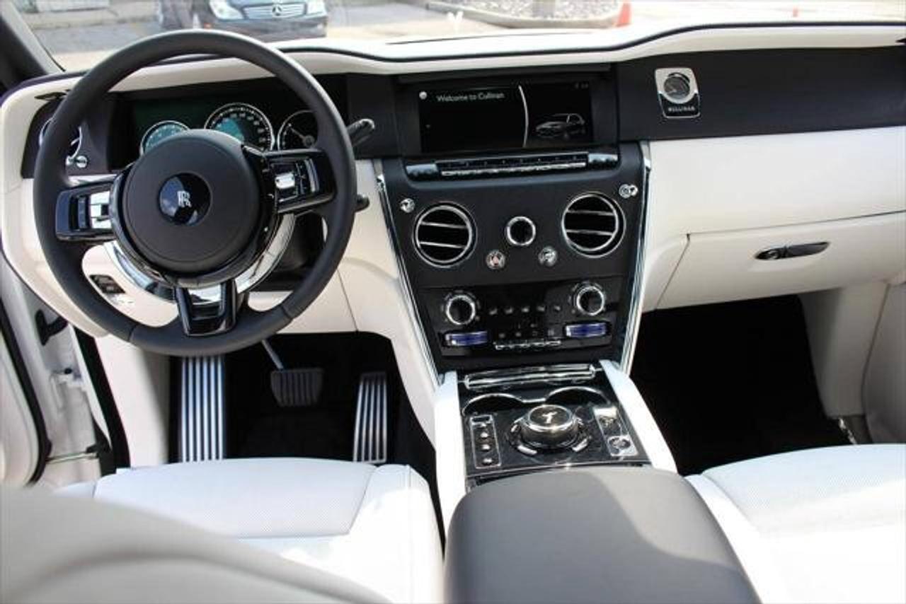 2023 Rolls-Royce Cullinan Sport Utility Photo