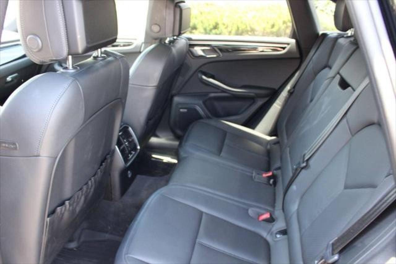 2022 Porsche Macan S AWD Photo