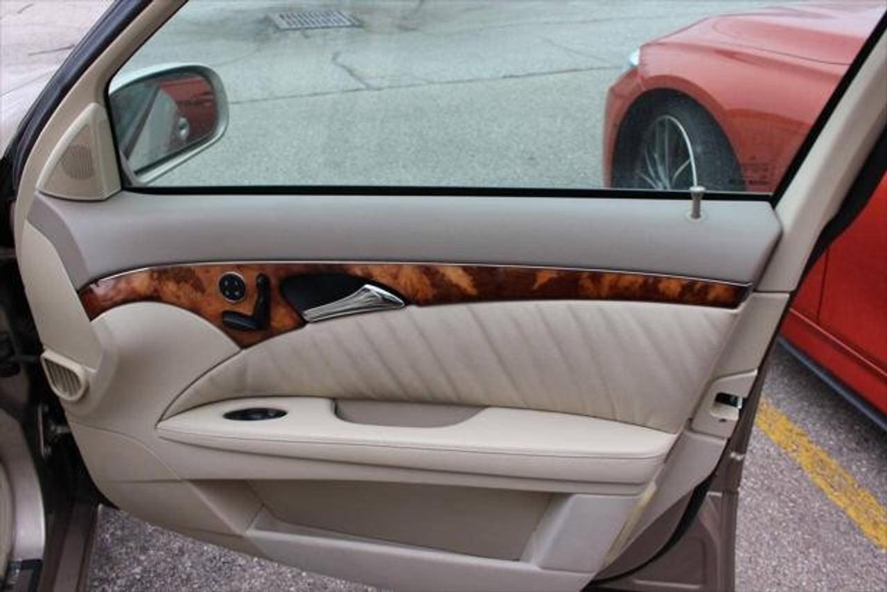 2005 Mercedes-Benz E-Class E320 Sedan Photo1