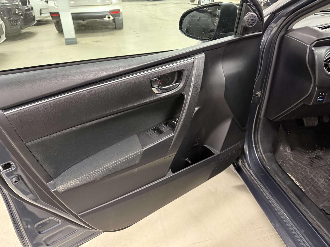 2018 Toyota Corolla LE CVT Photo