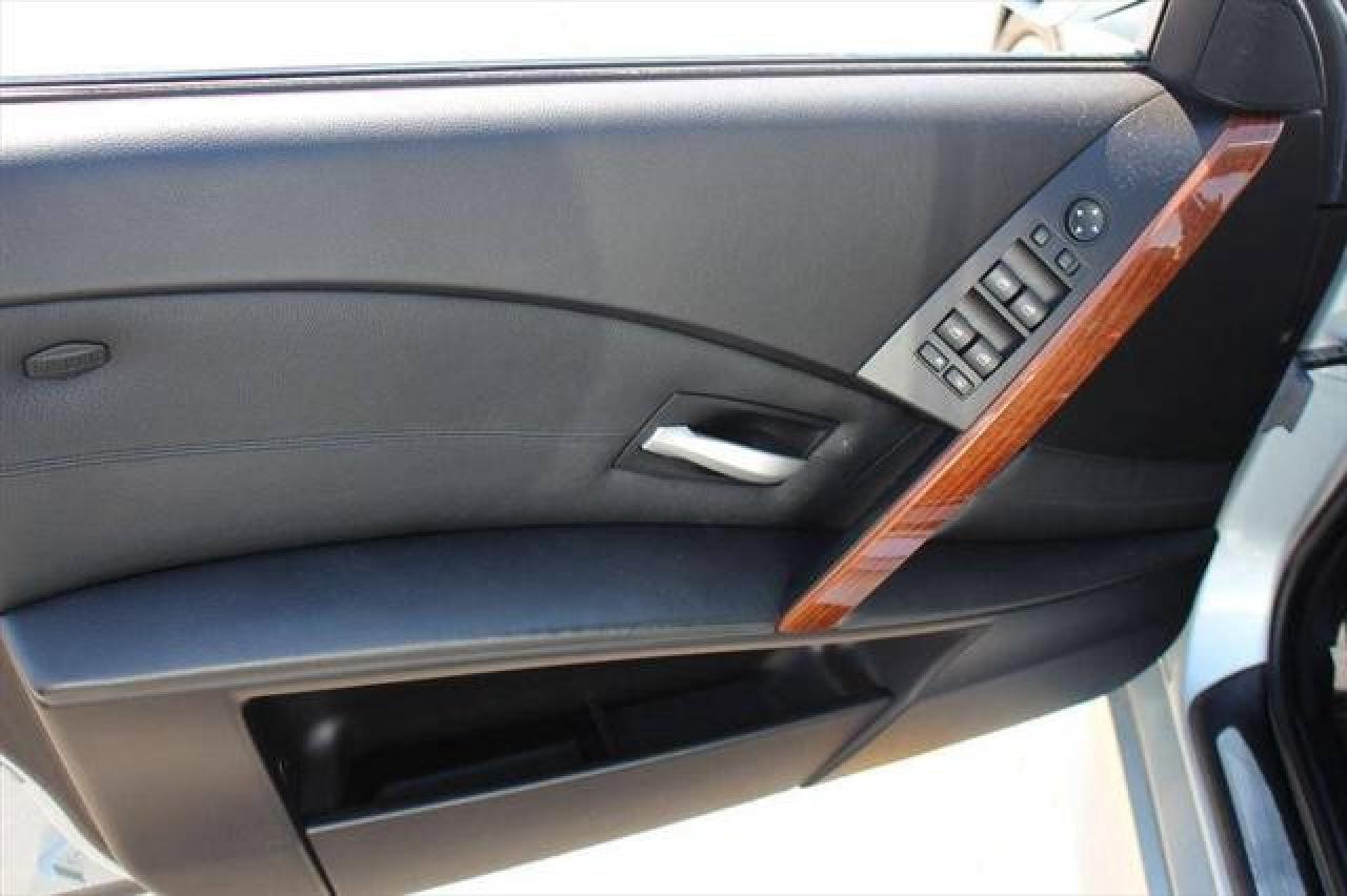 2006 BMW 5 Series 4dr Sdn RWD M5 Photo2