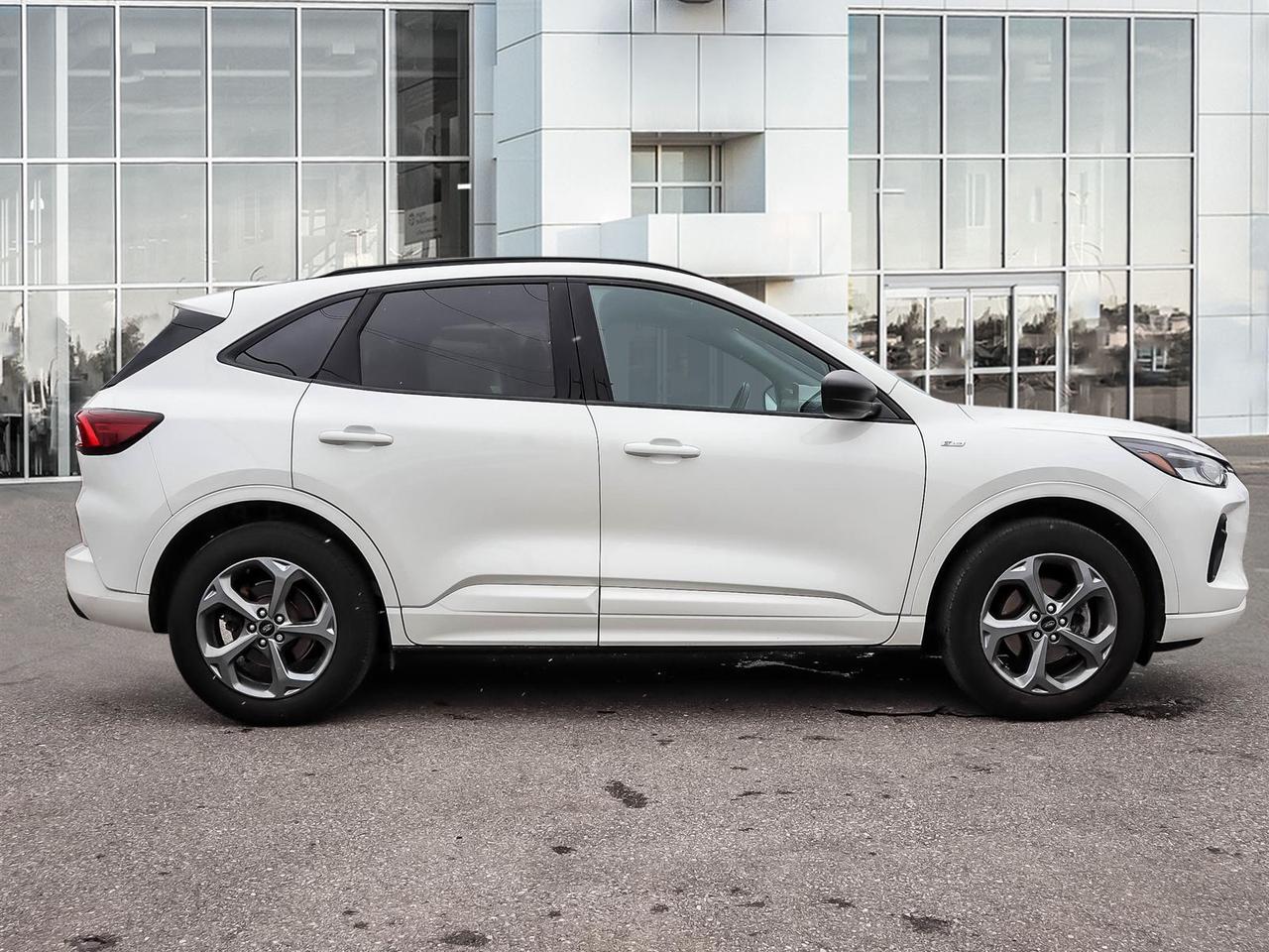 2024 Ford Escape ST-Line Photo2