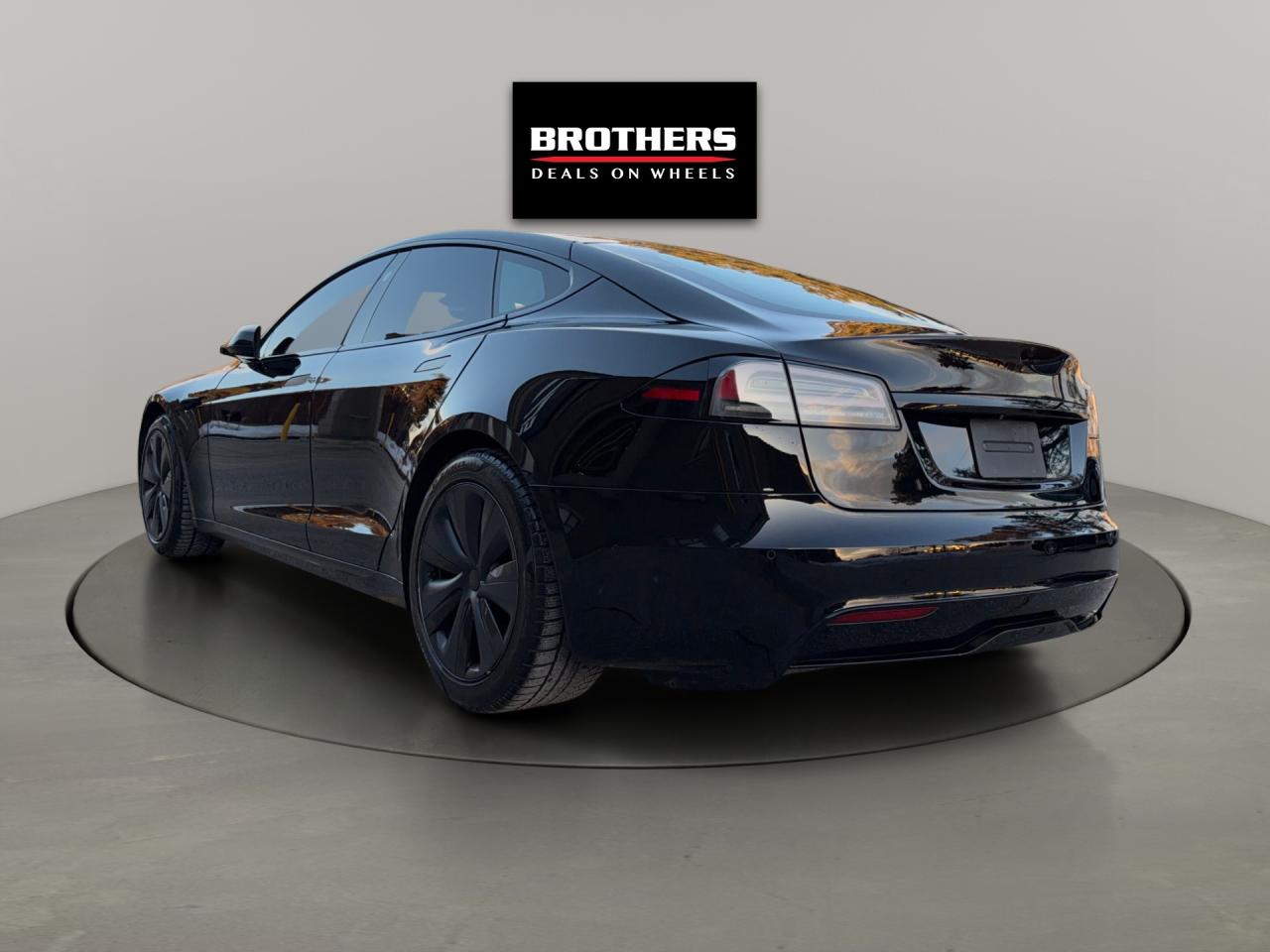 2022 Tesla Model S AWD No Accidents Photo4