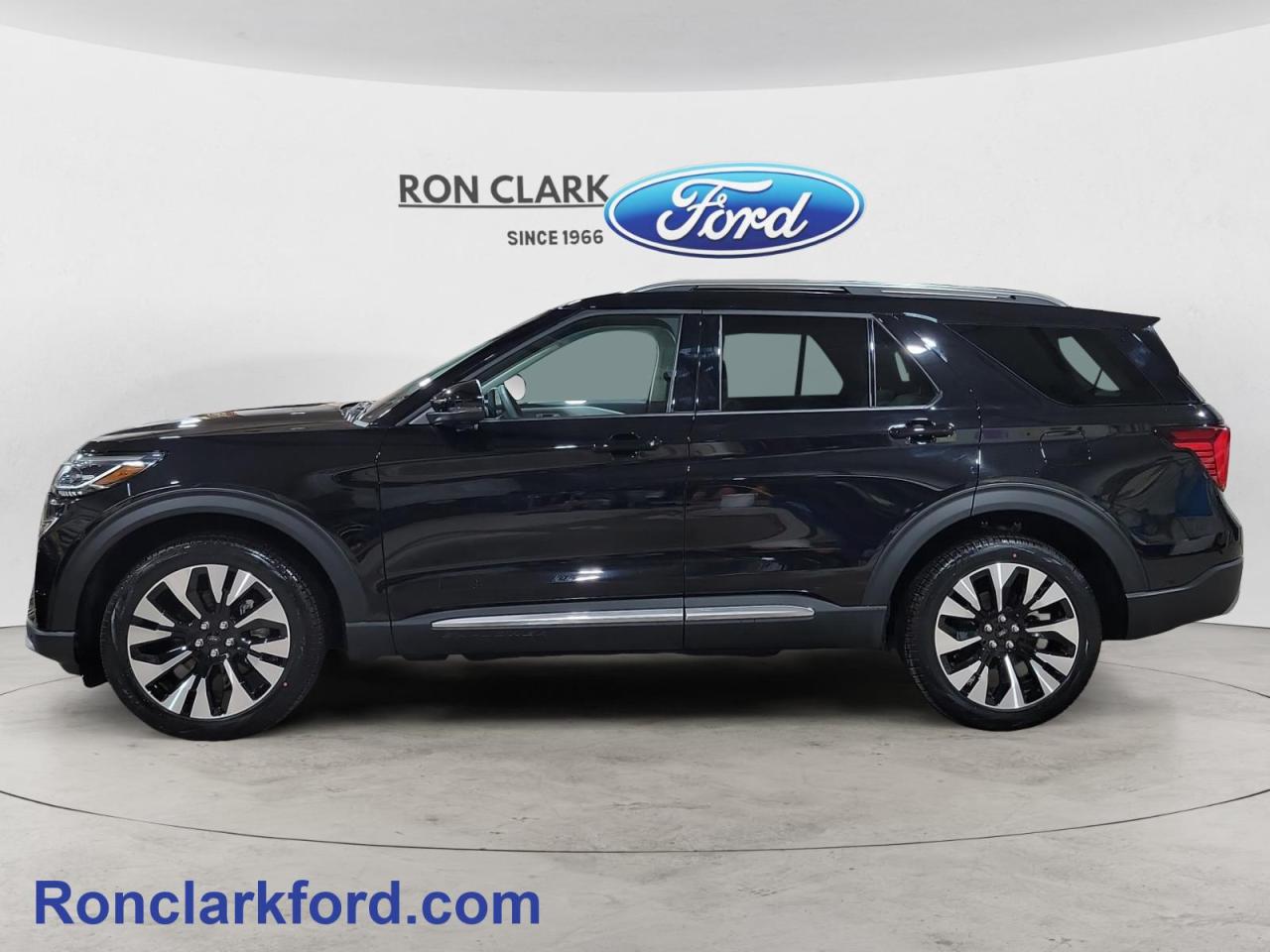 2026 Ford Explorer Platinum 4dr 4x4 Photo