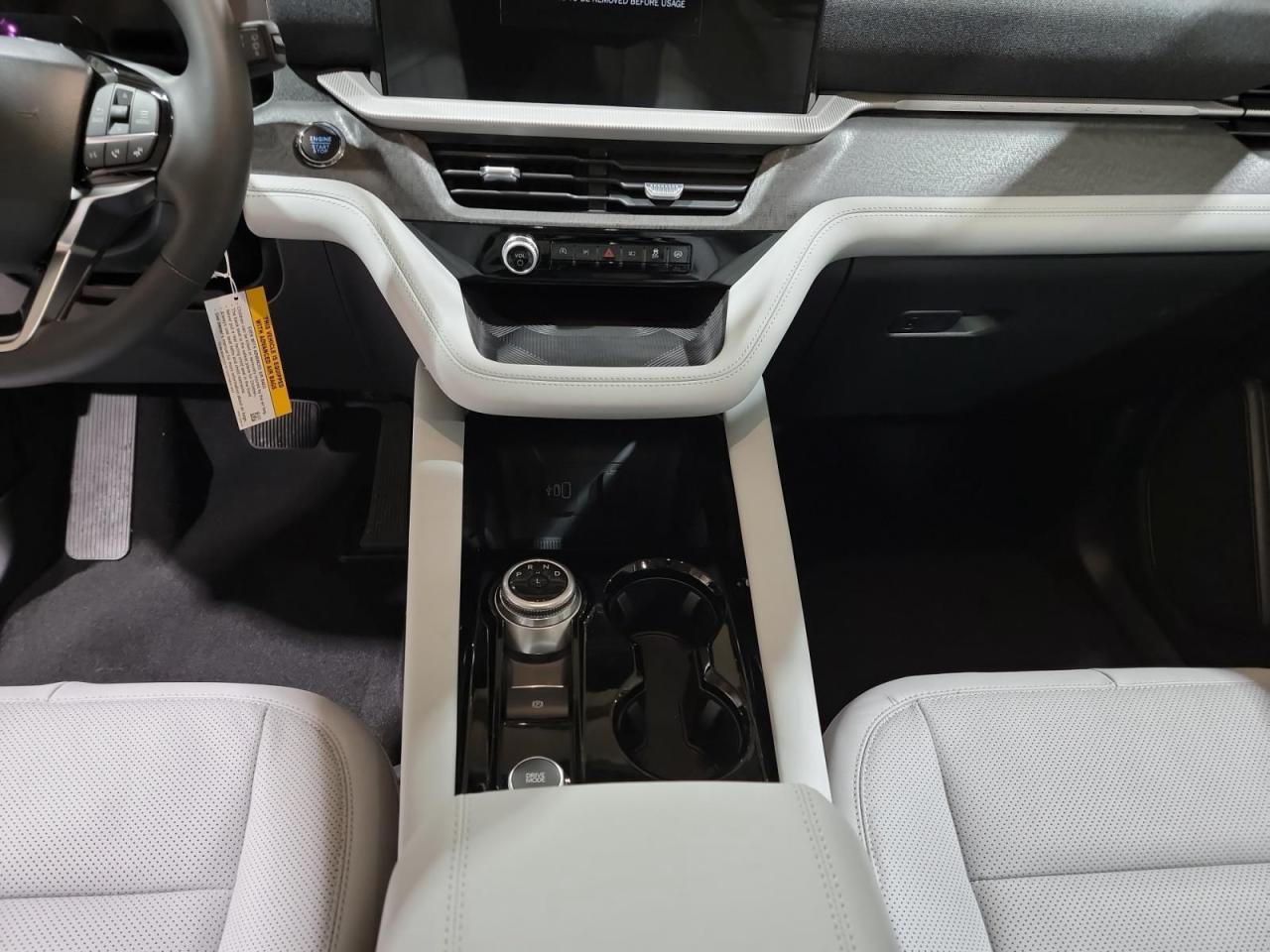 2026 Ford Explorer Platinum 4dr 4x4 Photo