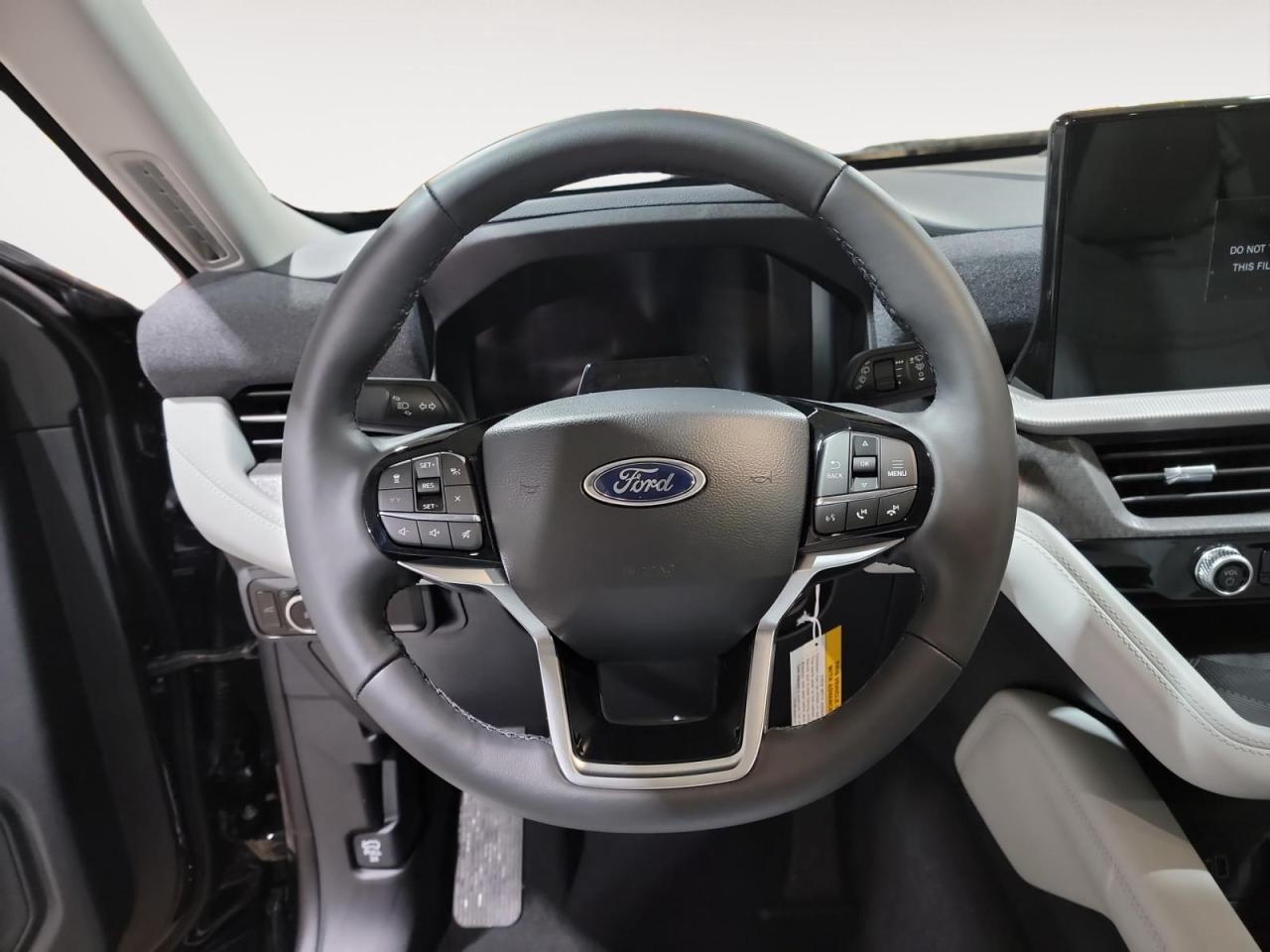 2026 Ford Explorer Platinum 4dr 4x4 Photo