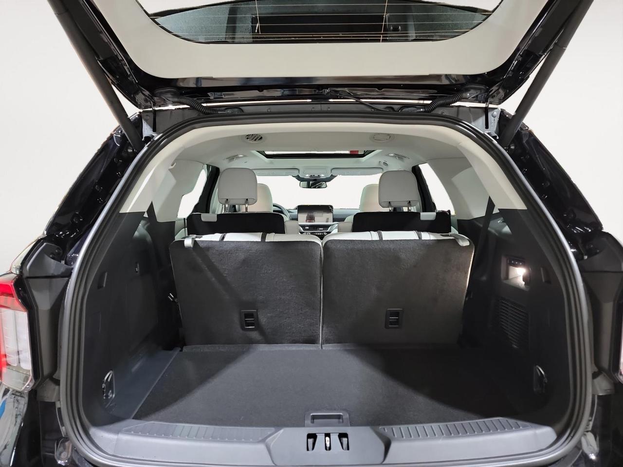 2026 Ford Explorer Platinum 4dr 4x4 Photo