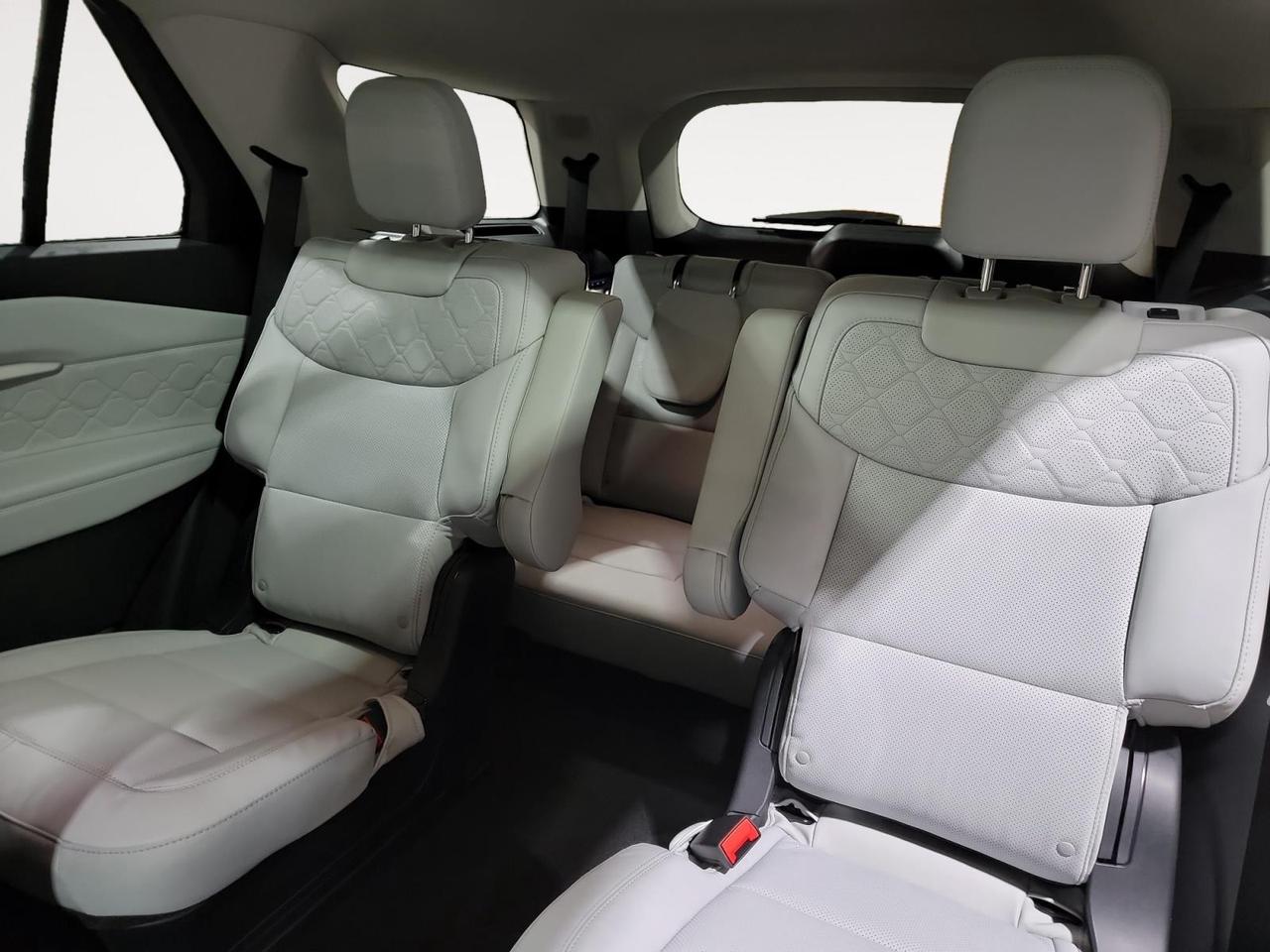 2026 Ford Explorer Platinum 4dr 4x4 Photo