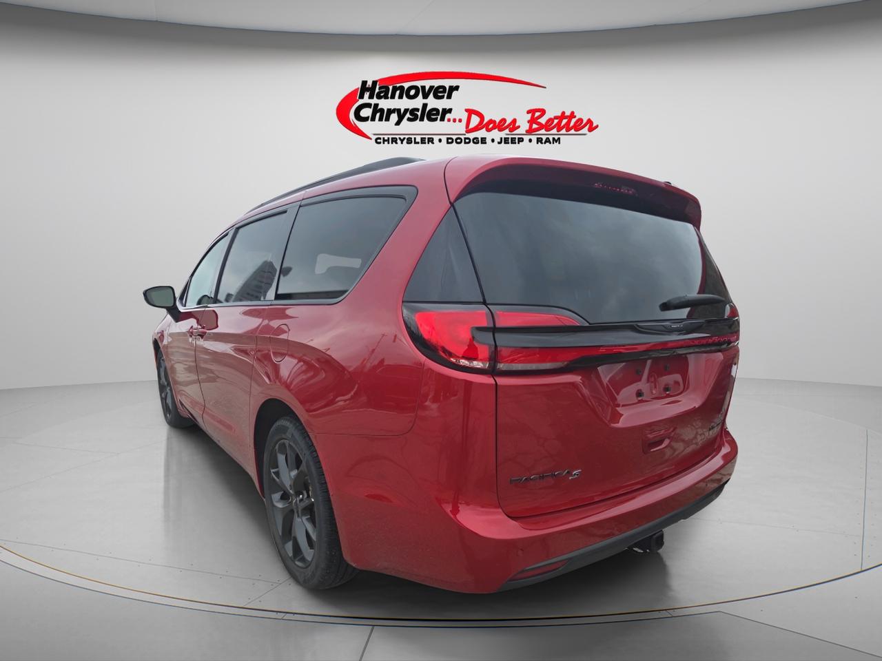 2024 Chrysler Pacifica Limited Front-Wheel Drive Passenger Van Photo2