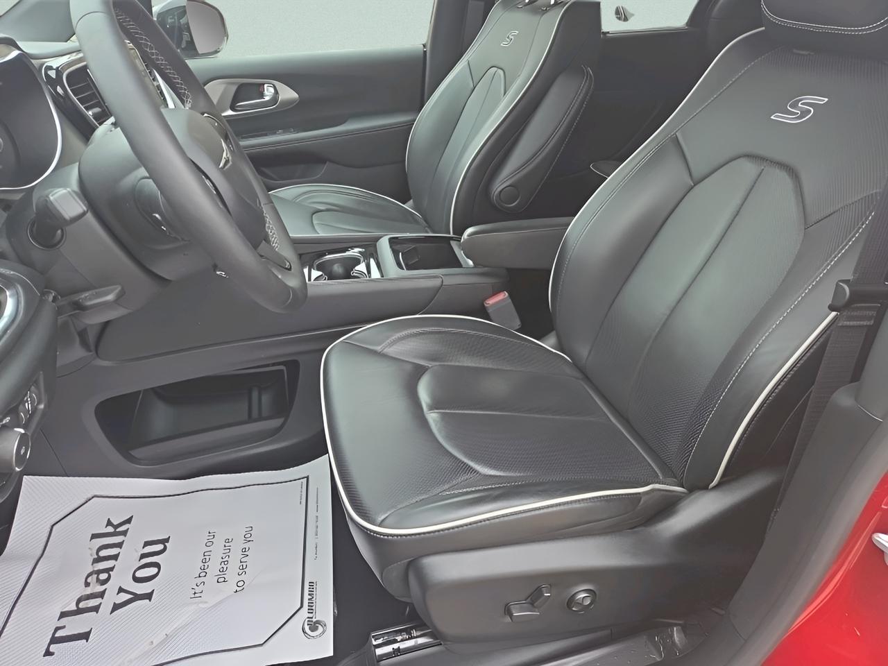 2024 Chrysler Pacifica Limited Front-Wheel Drive Passenger Van Photo