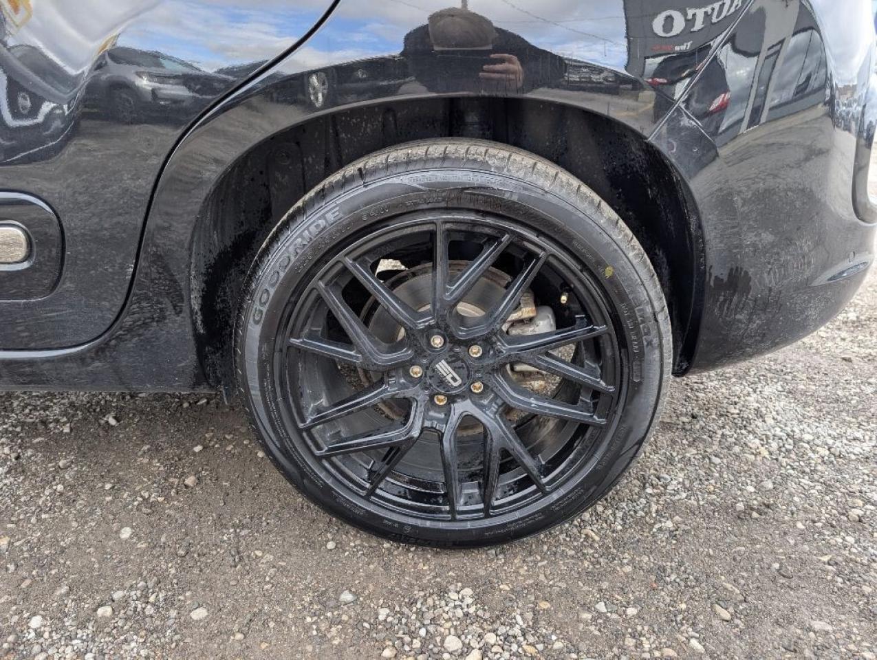 2015 Fiat 500L Lounge   NAV   LEATHER   PANOROOF   CAMERA Photo