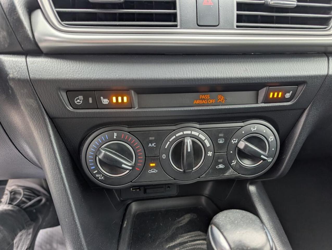 2018 Mazda Mazda3 Sport GS HATCHBACK   CAMERA   HTD SEATS Photo