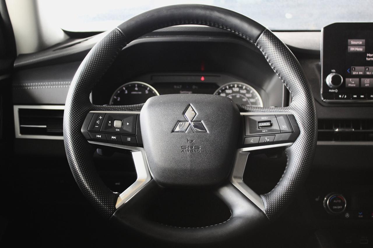 2024 Mitsubishi Outlander SE S-AWC 1-Owner, No Accidents Photo