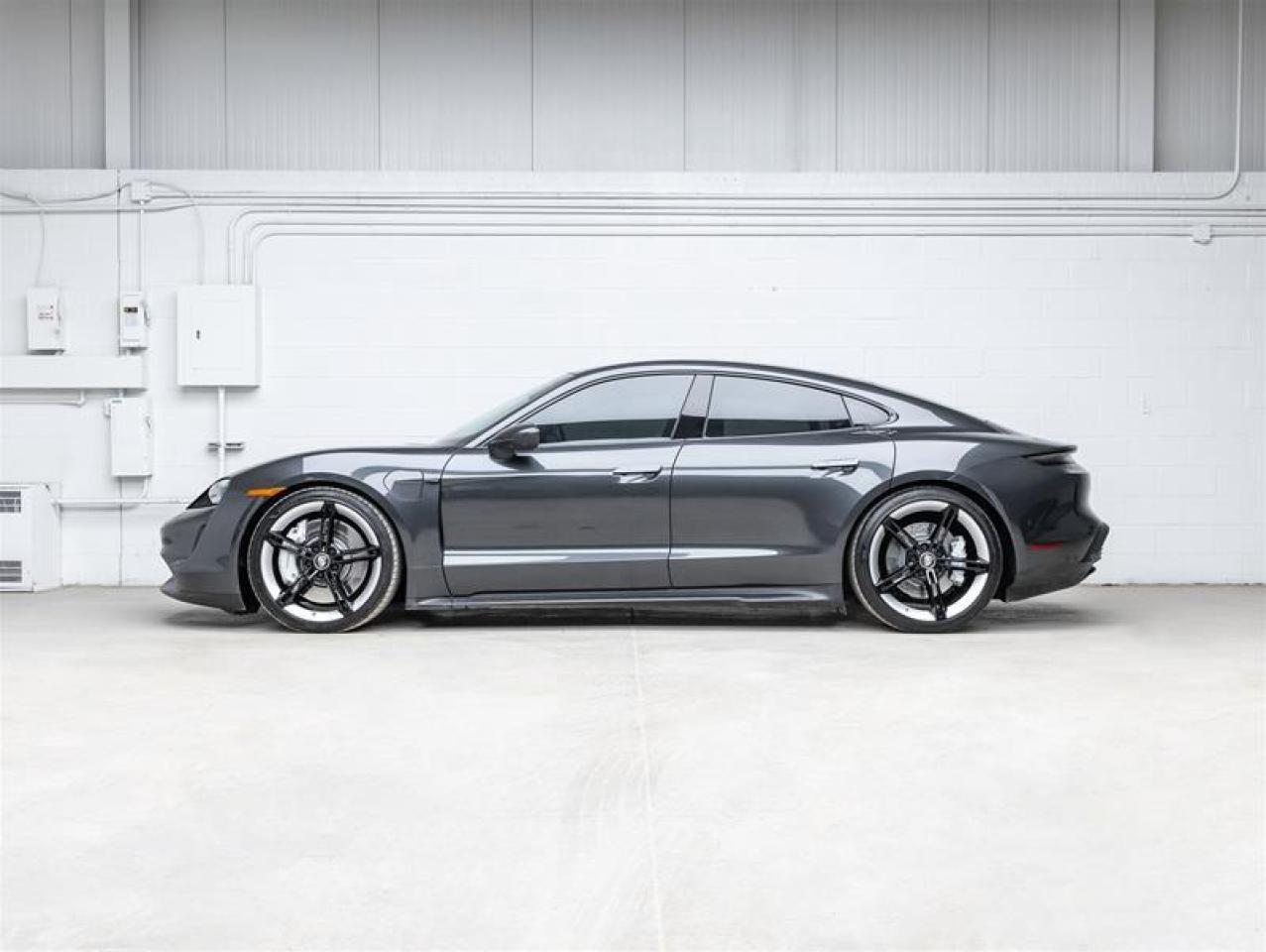 2023 Porsche Taycan  Photo