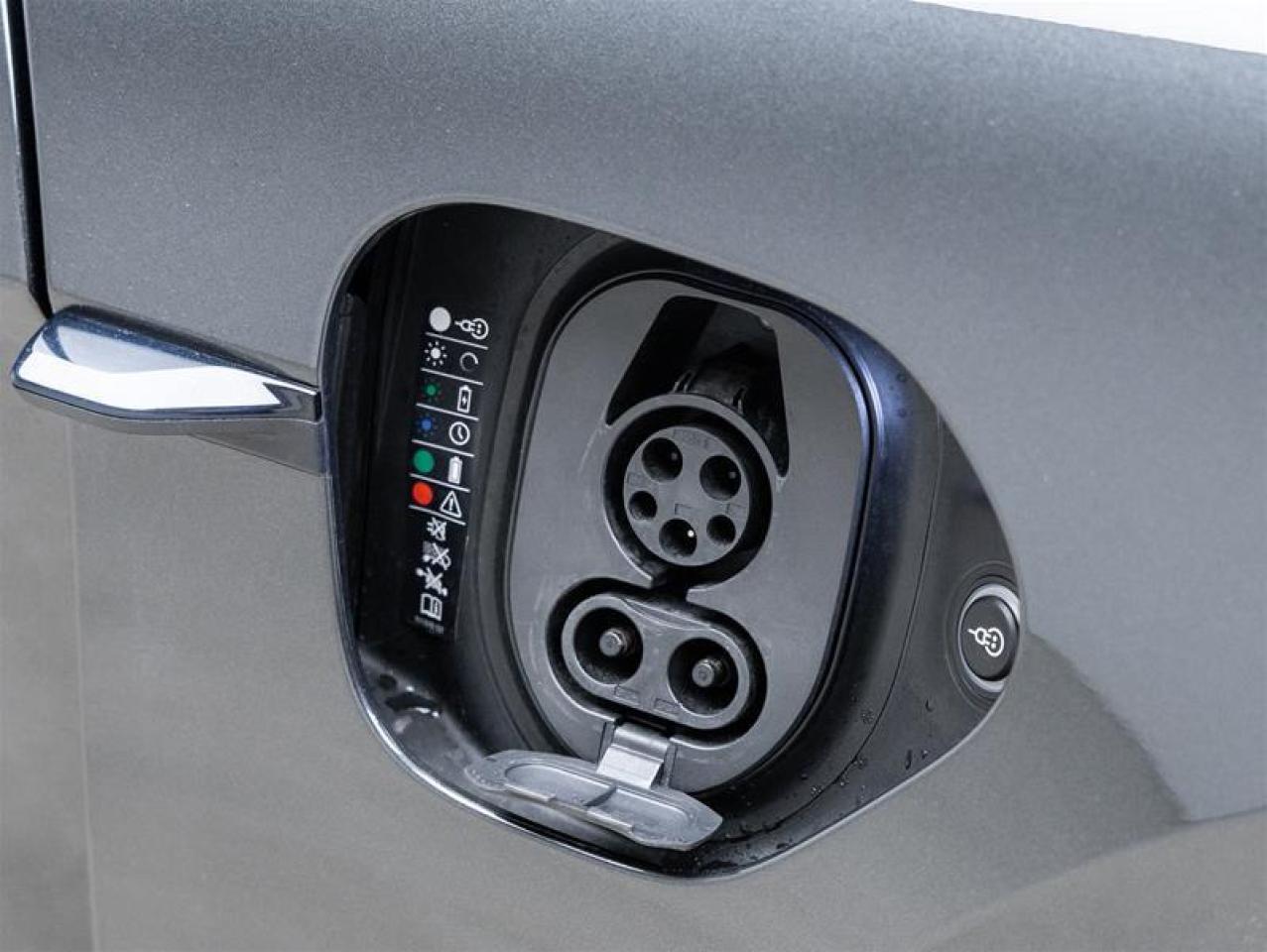 2023 Porsche Taycan  Photo