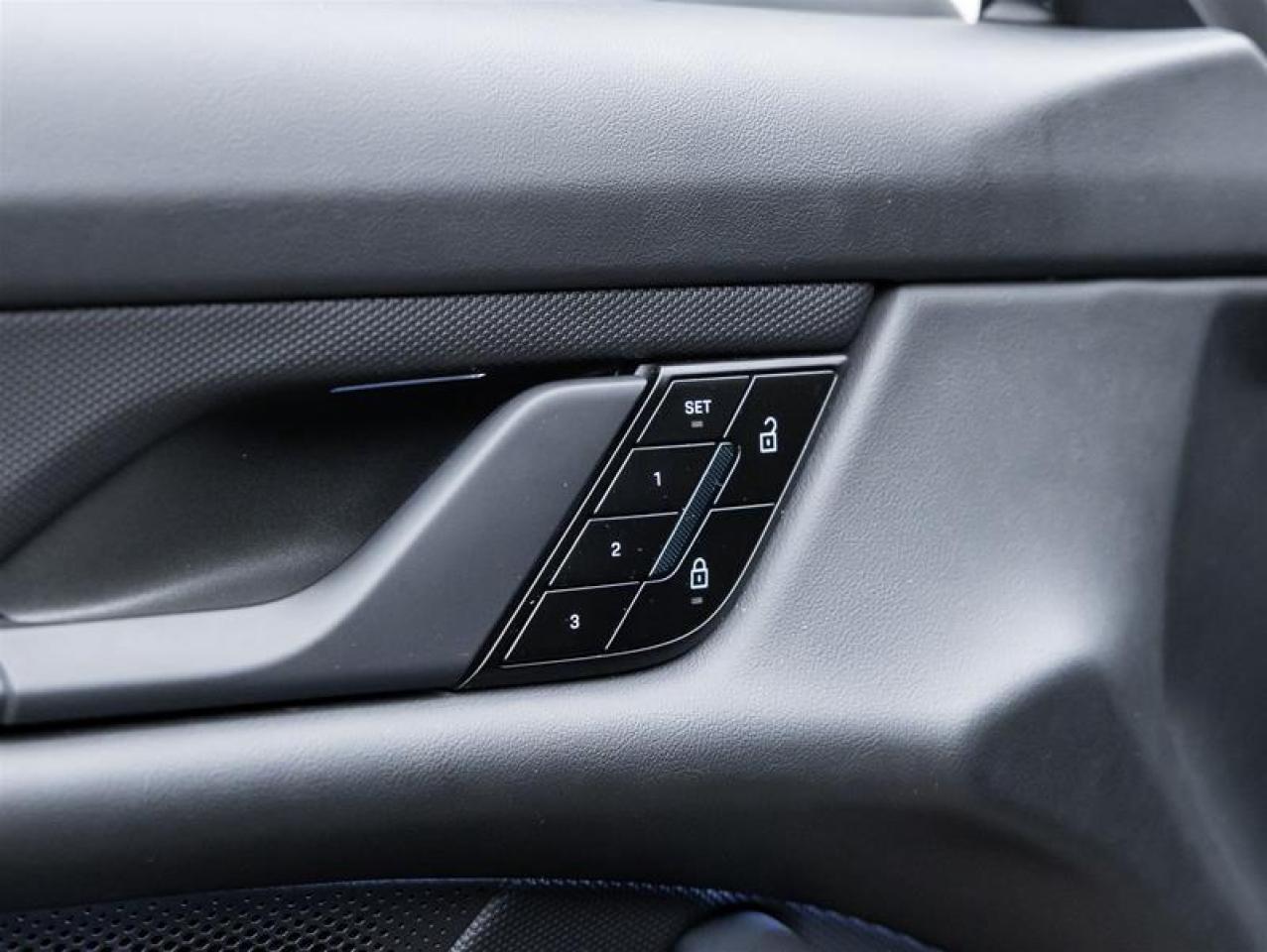 2023 Porsche Taycan  Photo