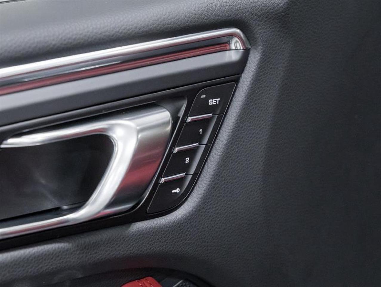 2026 Porsche Macan  Photo