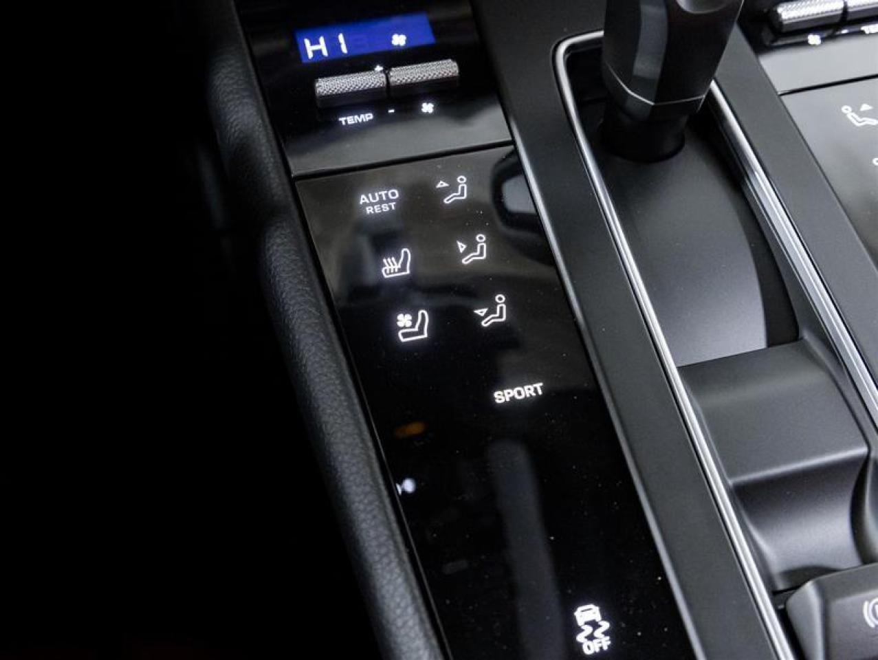 2026 Porsche Macan  Photo