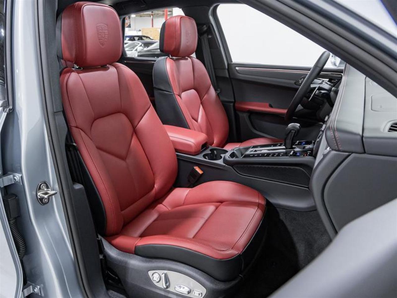 2026 Porsche Macan  Photo