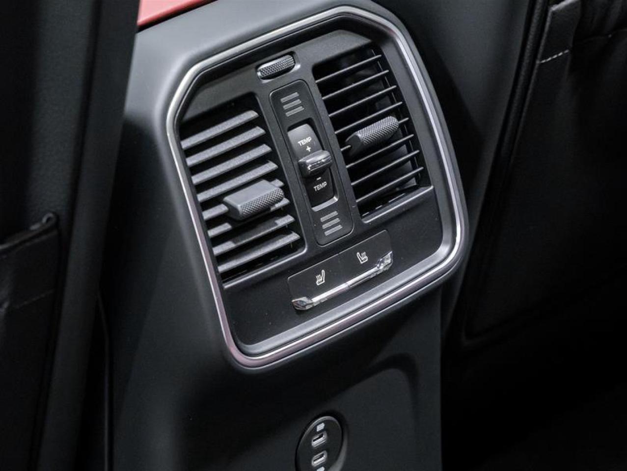 2026 Porsche Macan  Photo