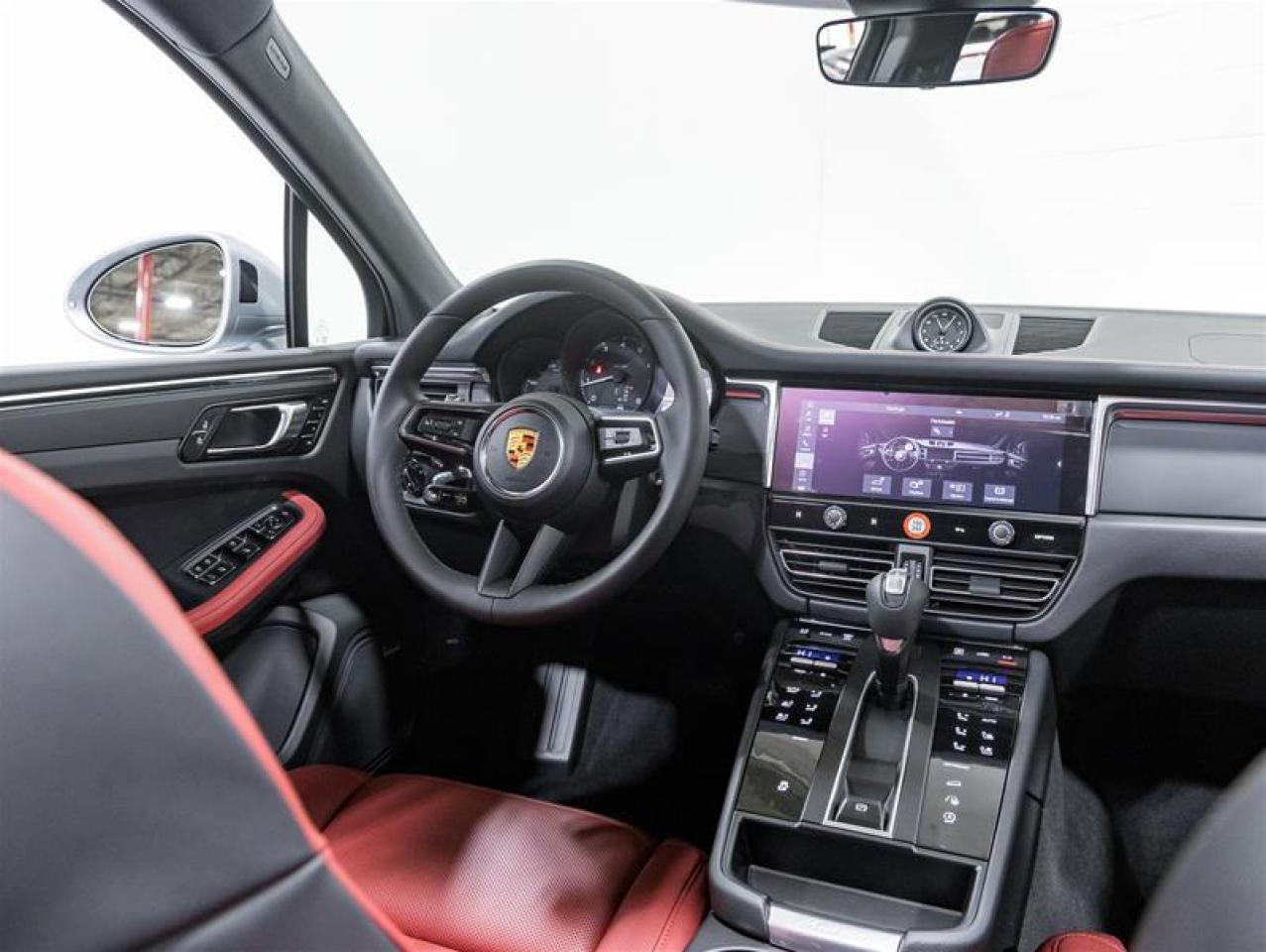 2026 Porsche Macan  Photo