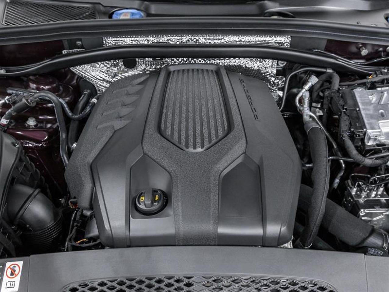 2026 Porsche Macan  Photo2