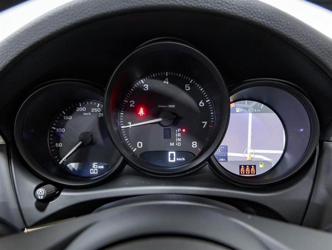 2026 Porsche Macan  Photo