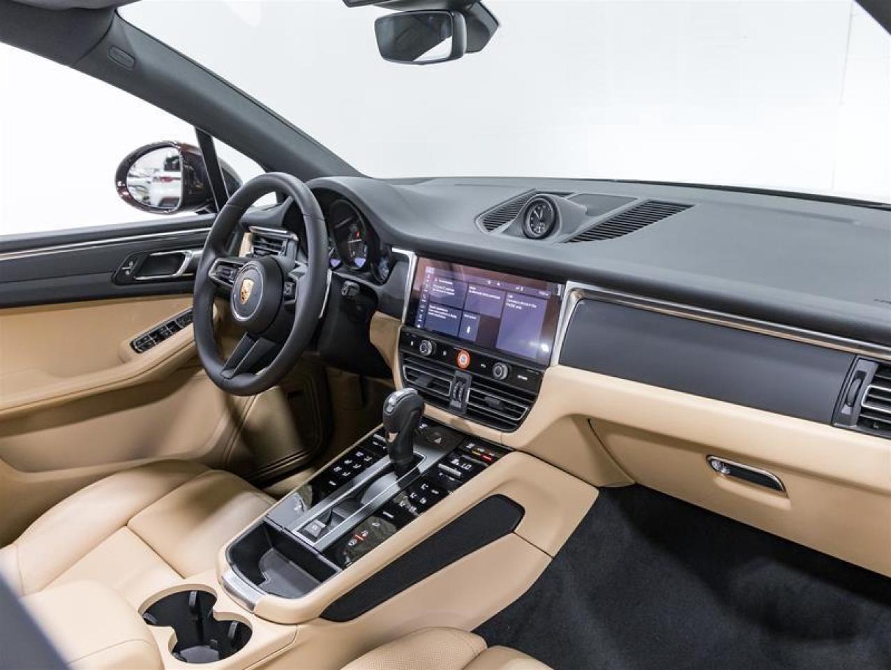 2026 Porsche Macan  Photo