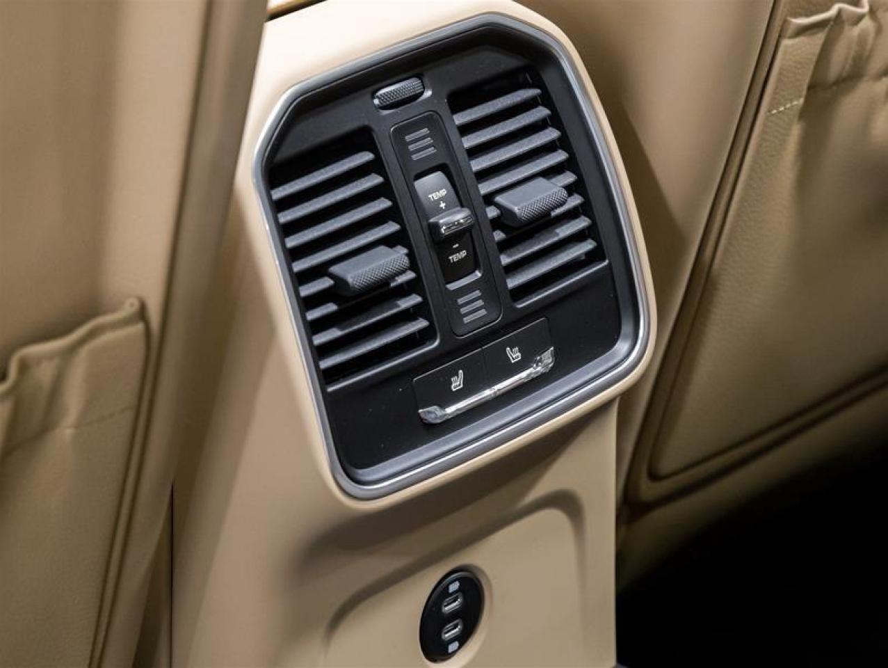 2026 Porsche Macan  Photo