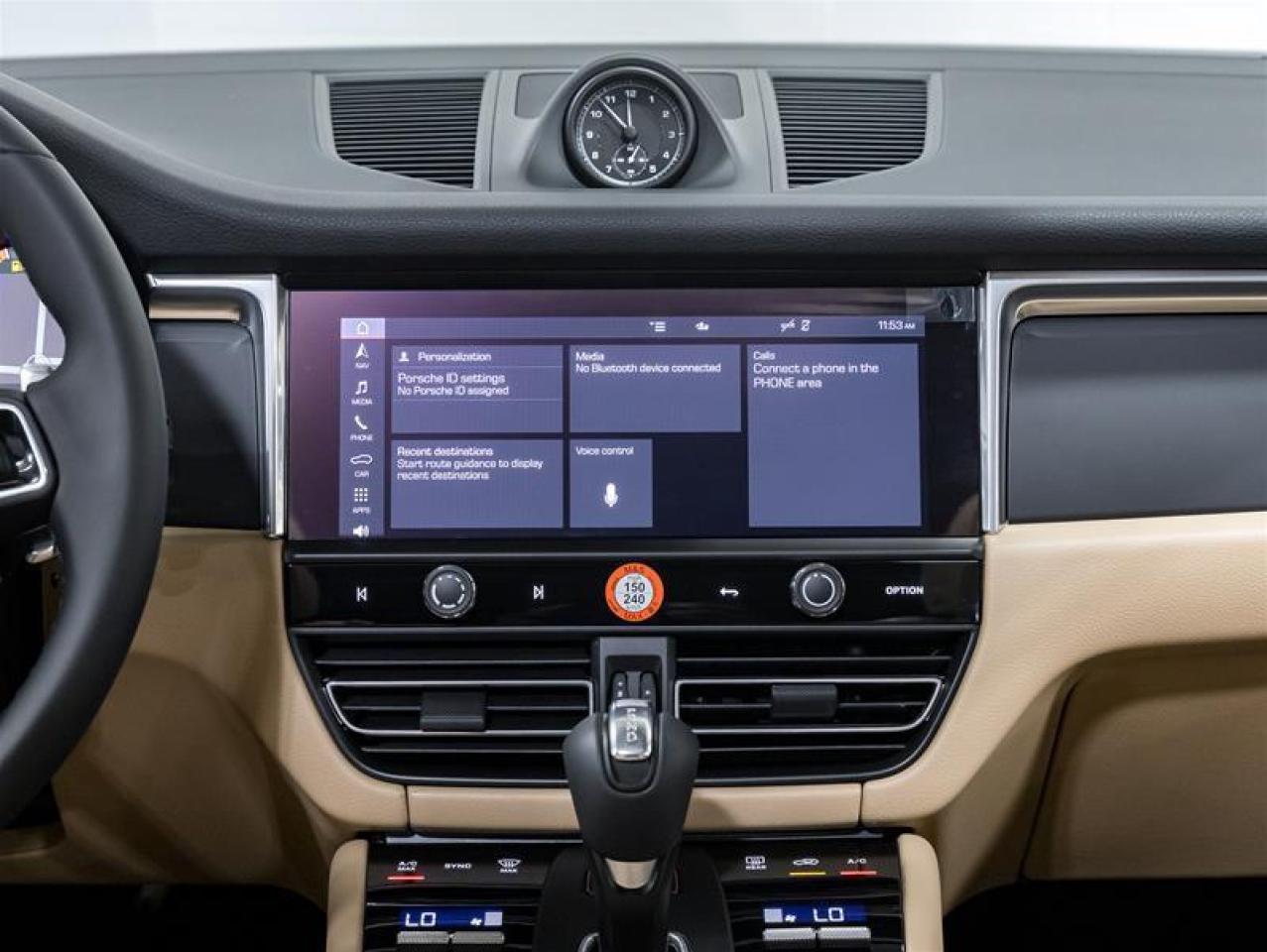 2026 Porsche Macan  Photo