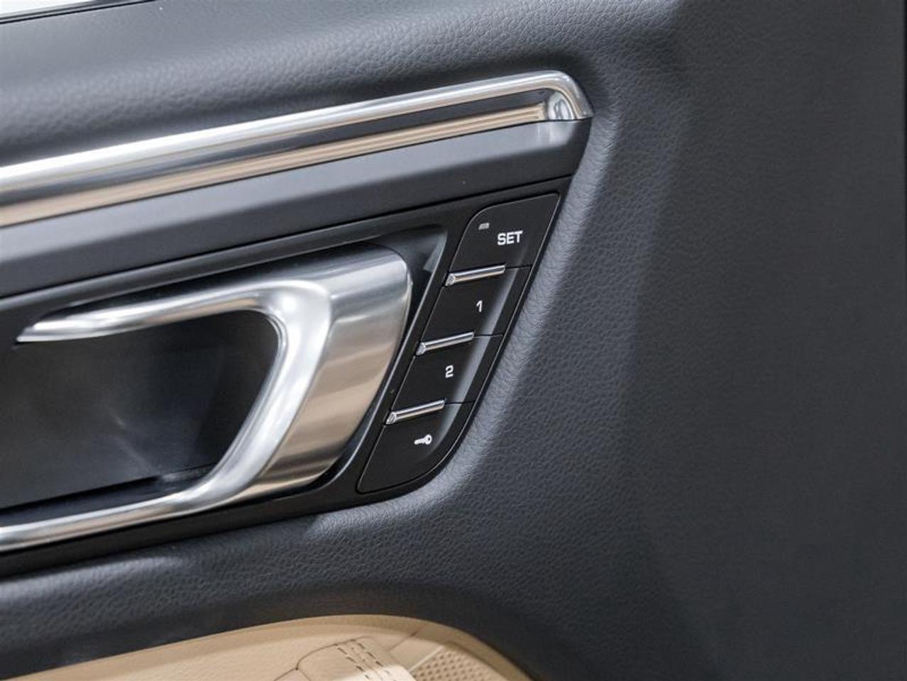 2026 Porsche Macan  Photo