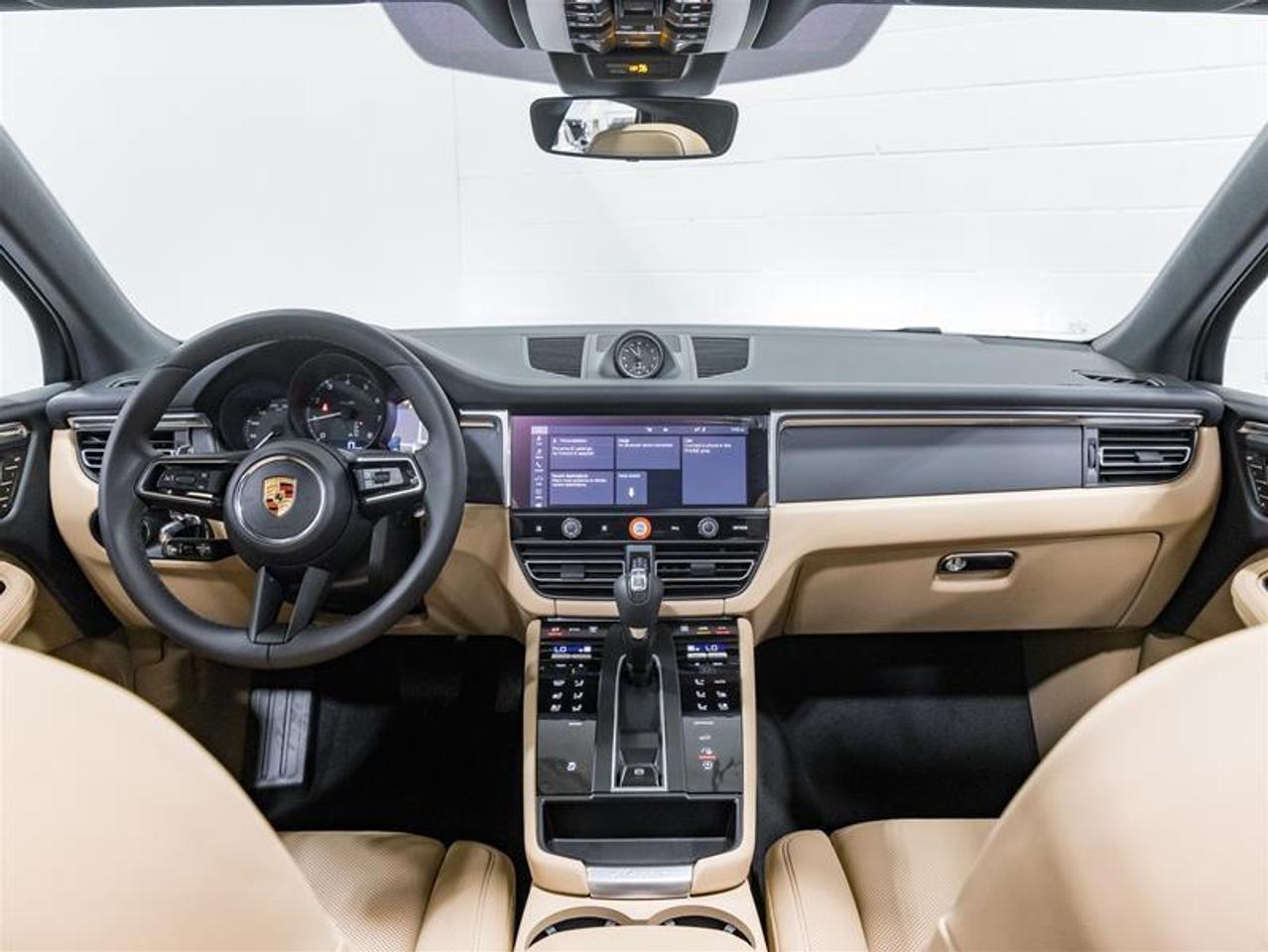 2026 Porsche Macan  Photo