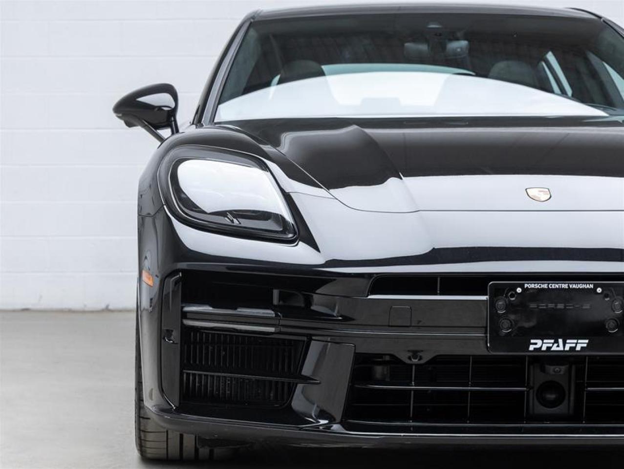 2025 Porsche Panamera  Photo2