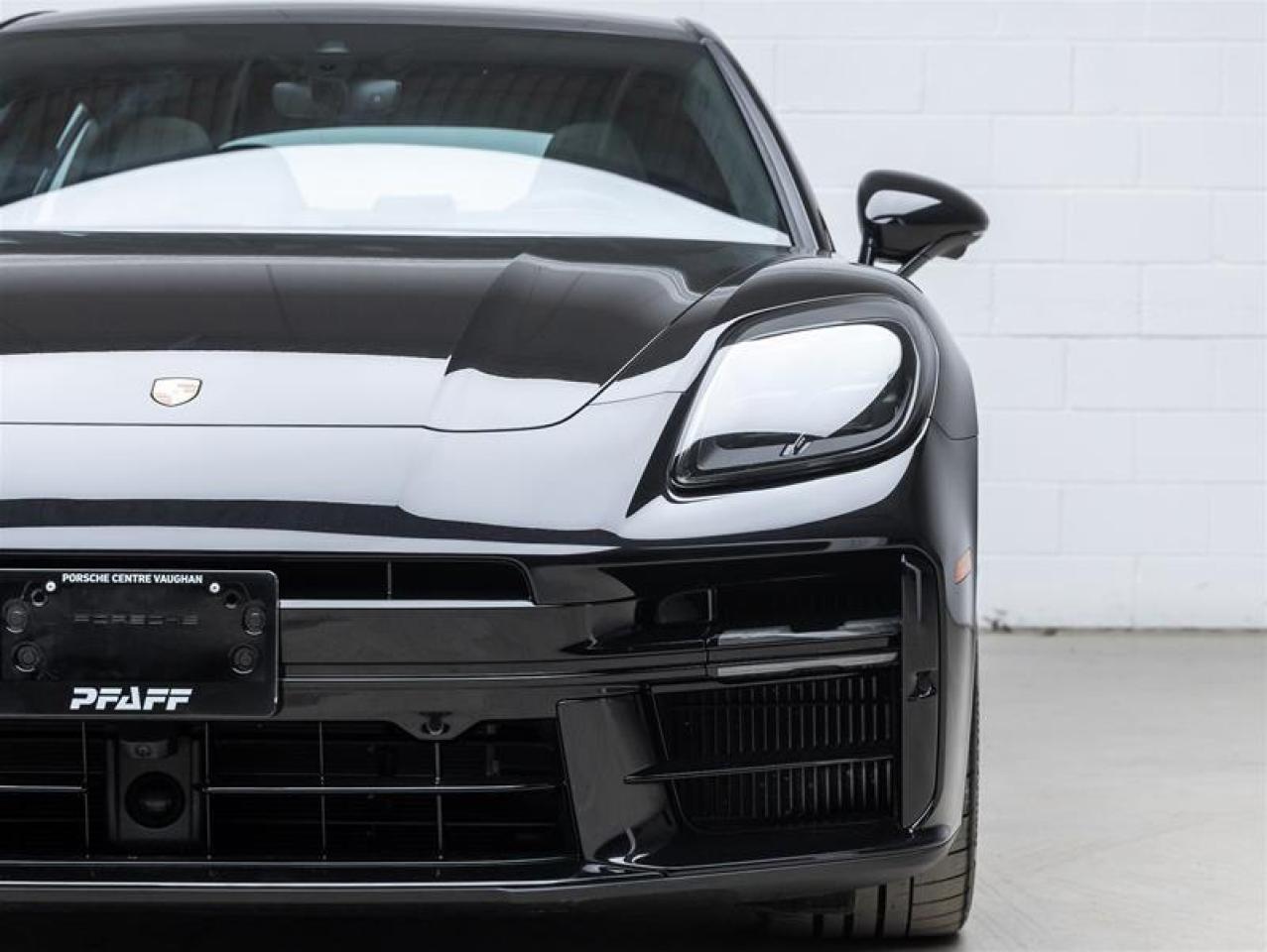 2025 Porsche Panamera  Photo3