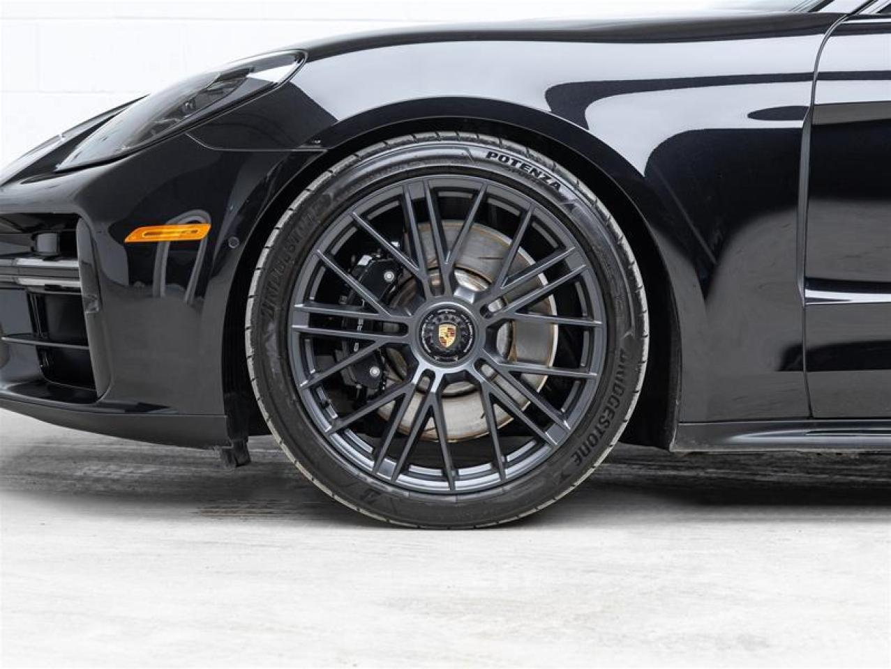 2025 Porsche Panamera  Photo