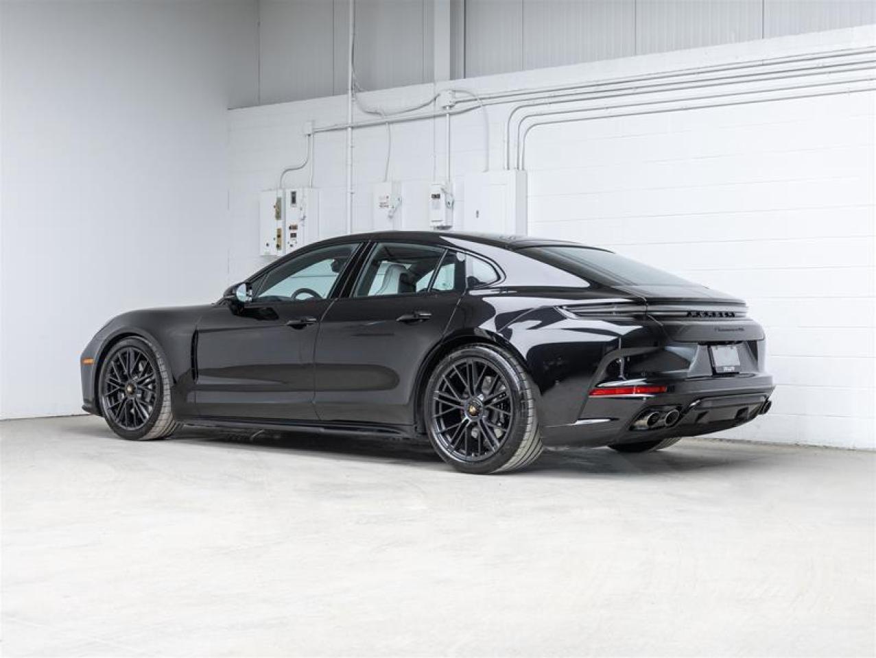 2025 Porsche Panamera  Photo