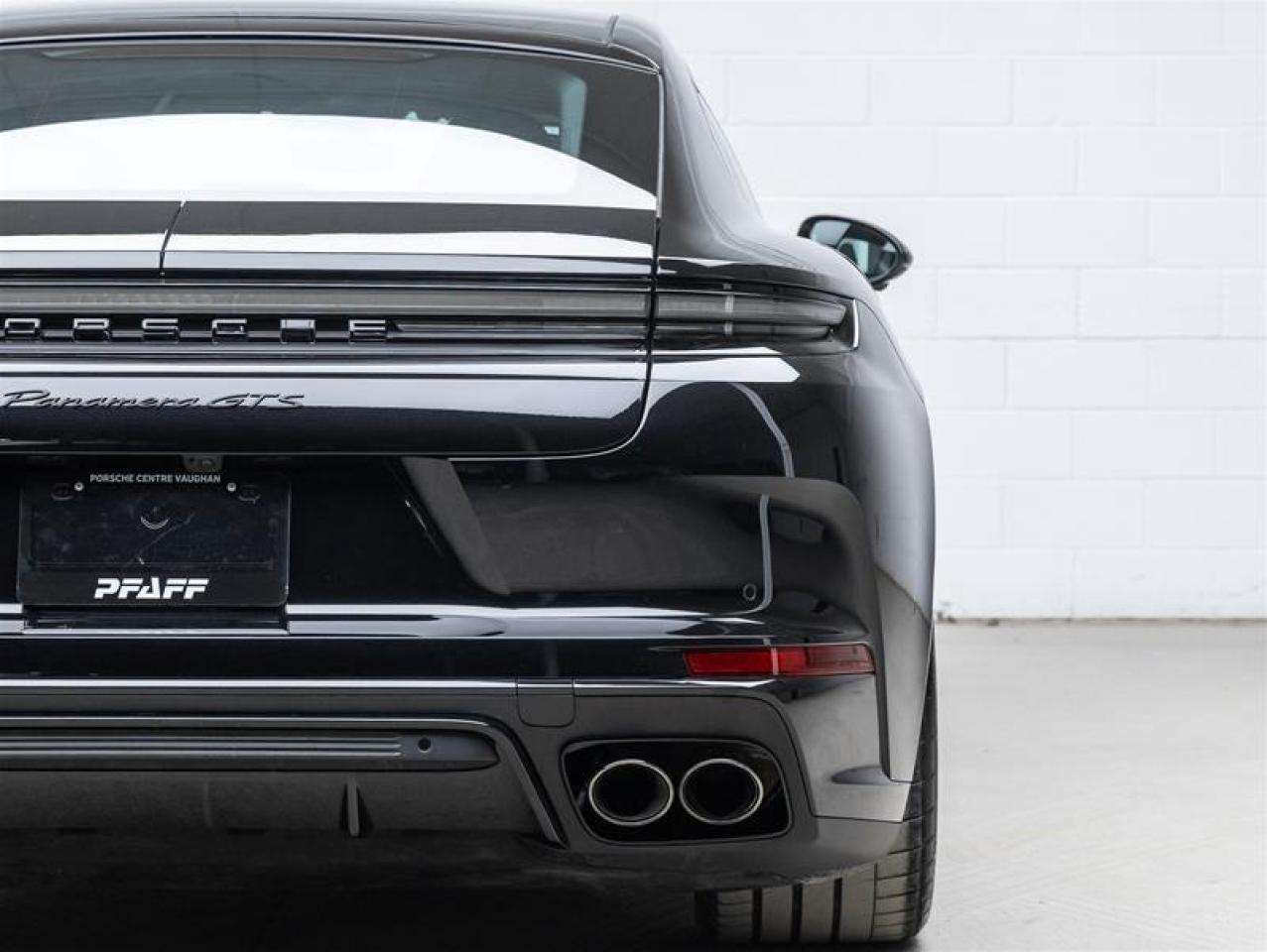 2025 Porsche Panamera  Photo